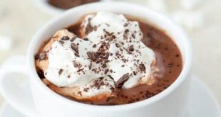 طرز تهیه شکلات داغ با خامه