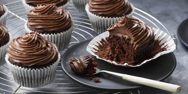 طرز تهیه کاپ کیک شکلات و فندق با فر و بدون فر