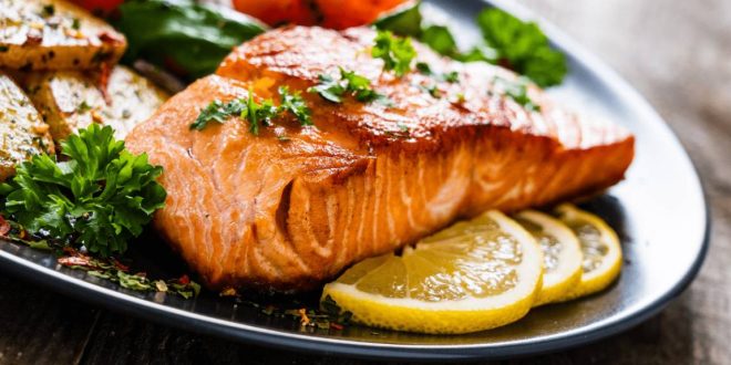 سرخ کردن ماهی قزل آلا با روغن کم و رژیمی