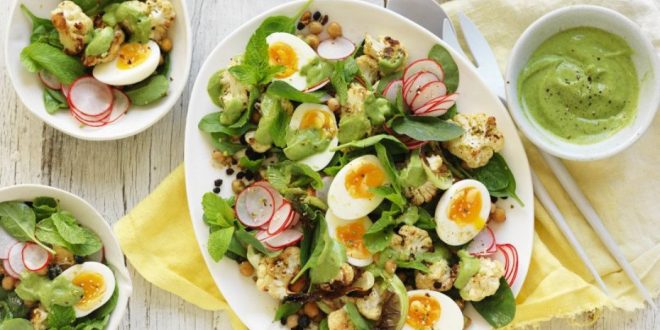 چند مدل سالاد رژیمی و خوشمزه با تخم مرغ