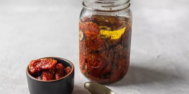 طرز تهیه گوجه خشک در روغن زیتون به سبک ایتالیا