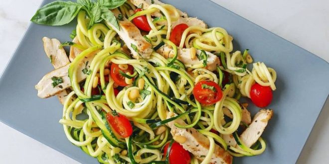 طرز تهیه پاستا رژیمی و کم کالری با کدو سبز