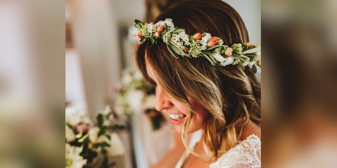 حلقه گل برای تزیین مو