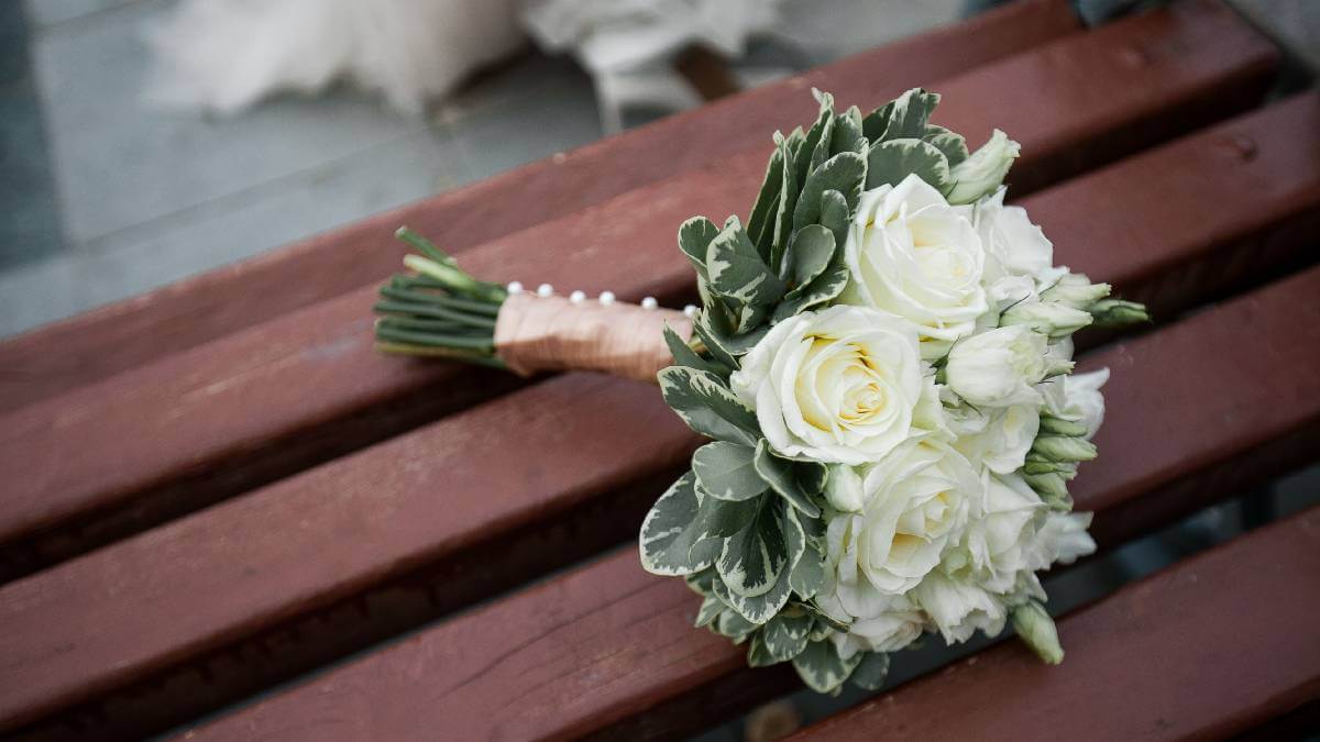 انتخاب دسته گل عروس