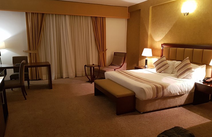 سرویس خواب اتاق های هتل مارینا پارک در کیش