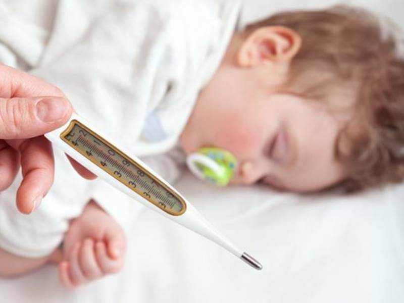 از بین بردن تب نوزاد و سریع ترین راه برای از بین بردن تب نوزاد نیمه شب